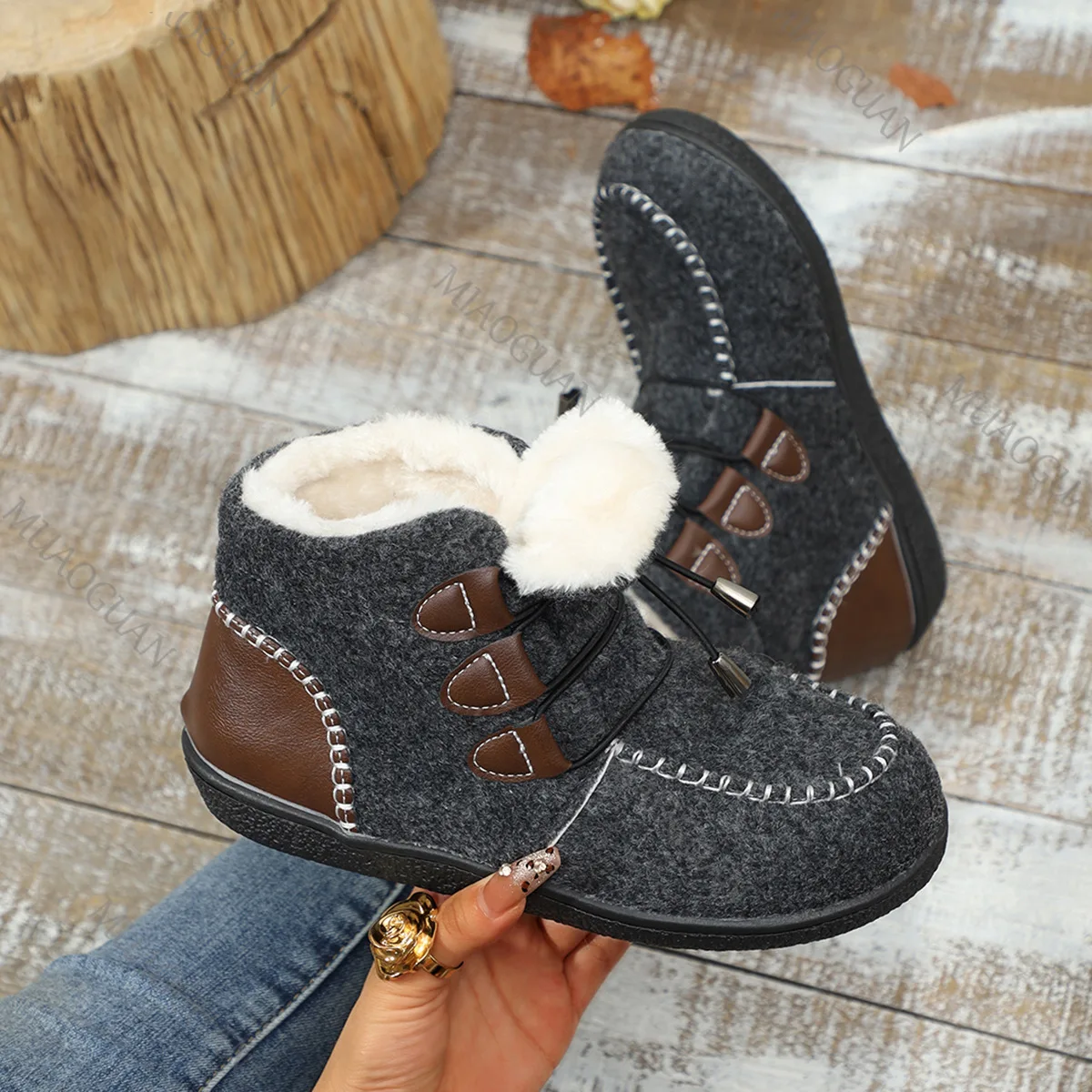 Женские зимние ботинки на плоской подошве, новинка зимы 2025, удобные утепленные хлопковые короткие ботинки с мягкой подкладкой на шнуровке, повседневная замшевая короткая плюшевая обувь
Женские зимние ботинки на плоской подошве, новинка зимы 2025, удобные утепленные хлопковые короткие ботинки с мягкой подкладкой на шнуровке, повседневная замшевая короткая плюшевая обувь