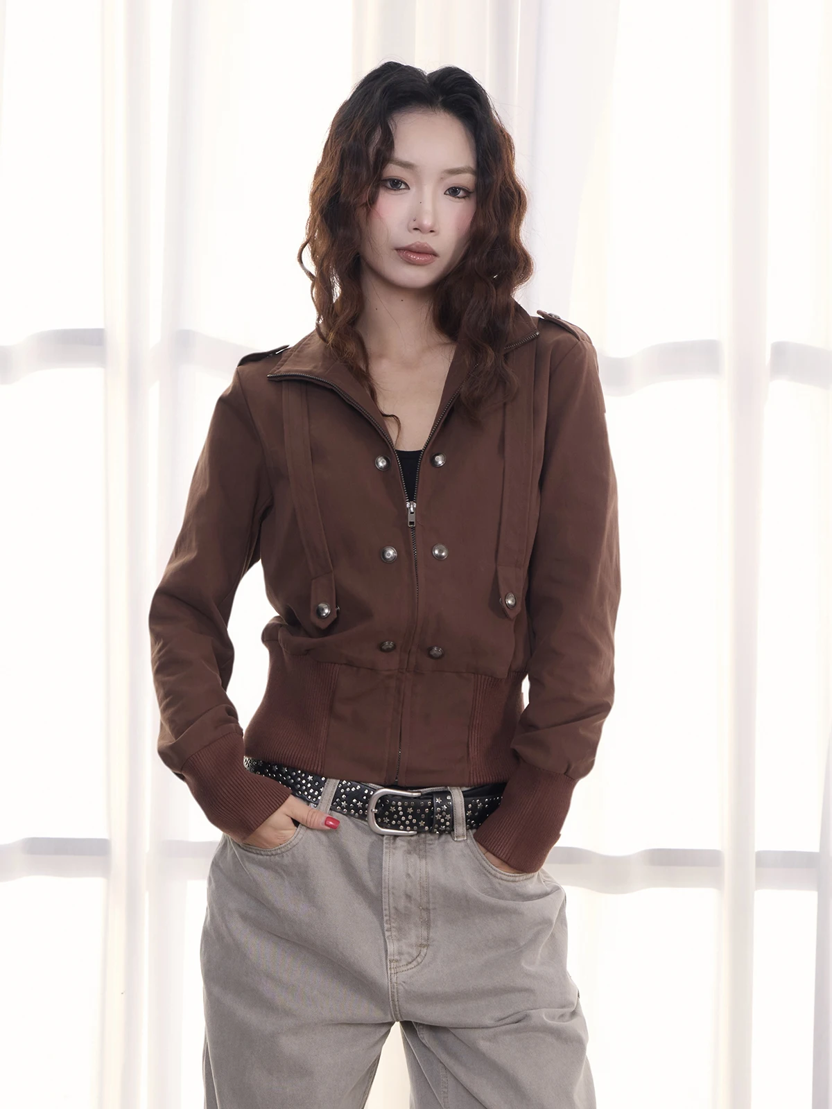 Slimming Effect American Retro Stand Collar Button Design Shoulder Length Loose Jacket Outerwear Casual Style Long Sleeve
Slimming Effect American Retro Stand Collar Button Design Shoulder Length Loose Jacket Outerwear Casual Style Long Sleeve