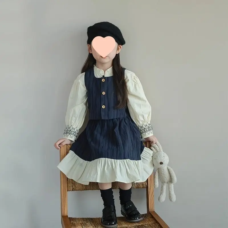 Girls Suits Shirt Striped Vest Skirt Set 2024 New Spring Autumn Children Three-piece Set Korean Simple Style Fashion Clothes
Girls Suits Shirt Striped Vest Skirt Set 2024 New Spring Autumn Children Three-piece Set Korean Simple Style Fashion Clothes