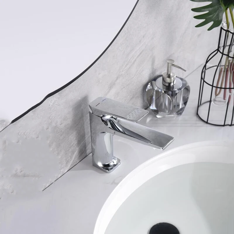 Electroplating Bright Silver Faucet Wash Basin Wash Basin Toilet Table Basin Hot And Cold Double Control Basin Faucet
Electroplating Bright Silver Faucet Wash Basin Wash Basin Toilet Table Basin Hot And Cold Double Control Basin Faucet