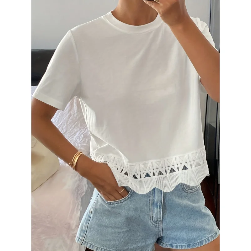 A Solid Color, Loose-Fitting, Round-Neck Short-Sleeve-Shirt with Lace Stitching, Casual Outings in Summer
A Solid Color, Loose-Fitting, Round-Neck Short-Sleeve-Shirt with Lace Stitching, Casual Outings in Summer