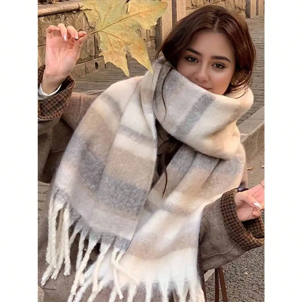 1шт. Элегантный женский вязаный шарф с бахромой — удобный, ветрозащитный и теплый для осени и зимы. | Идеальный праздничный подарок
1шт. Элегантный женский вязаный шарф с бахромой — удобный, ветрозащитный и теплый для осени и зимы. | Идеальный праздничный подарок