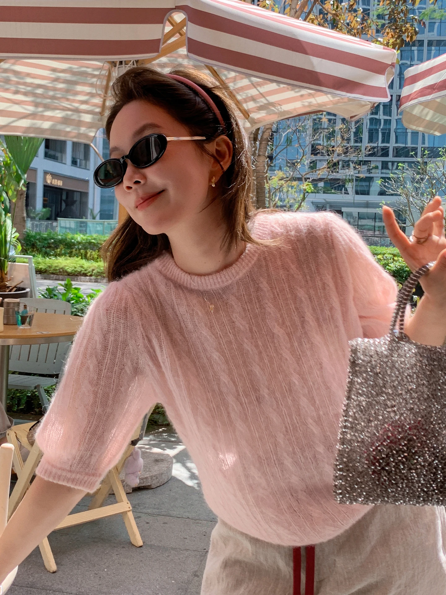 Liberlin Sisy Women's Short Sleeve Knitted Sweater Alpaca Wool Yarn Hollow out Texture Vintage Casual Style Spring New Top
Liberlin Sisy Women's Short Sleeve Knitted Sweater Alpaca Wool Yarn Hollow out Texture Vintage Casual Style Spring New Top