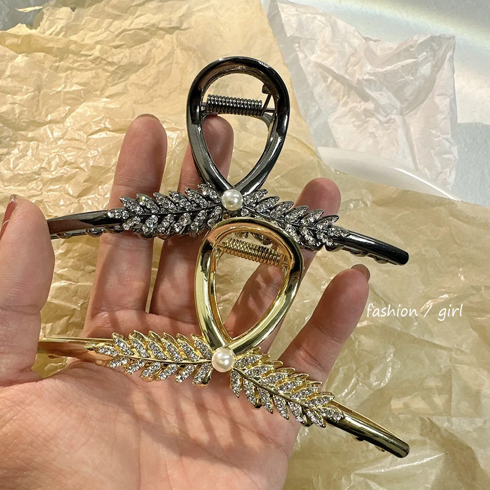 Pearl Rhinestone Wheat Sheaf Shark Clip Hair Claw for Women Back Head Simple Everyday Geometric Elegant Black
Pearl Rhinestone Wheat Sheaf Shark Clip Hair Claw for Women Back Head Simple Everyday Geometric Elegant Black