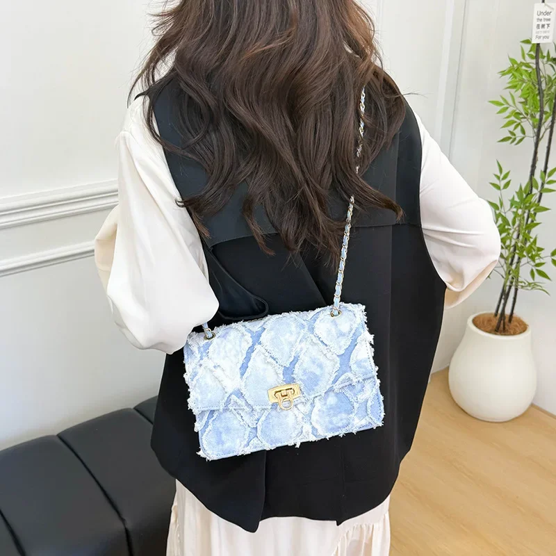 Women's Denim Small Bag Fashion Diamond Grid Square Design Single Shoulder Chain Bag Versatile Stylish Accessory
Women's Denim Small Bag Fashion Diamond Grid Square Design Single Shoulder Chain Bag Versatile Stylish Accessory