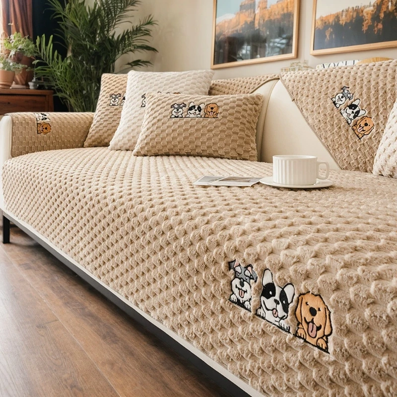 Мягкий плюшевый коврик для дивана, нескользящий однотонный полотенце для диванов для гостиной, утепленный зимний теплый чехол для диванной подушки, защита для мебели
Мягкий плюшевый коврик для дивана, нескользящий однотонный полотенце для диванов для гостиной, утепленный зимний теплый чехол для диванной подушки, защита для мебели