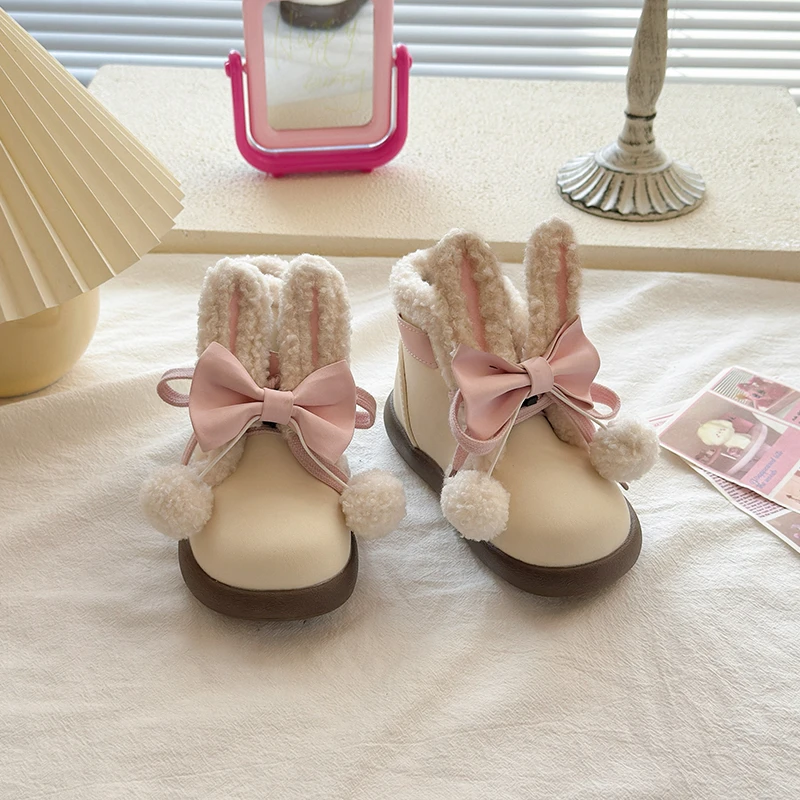 Милые детские ботильоны с милым кроликом, детские кожаные ботинки на мягкой подошве с круглым носком, новинка зимы 2025, короткие сапоги для девочек в корейском стиле
Милые детские ботильоны с милым кроликом, детские кожаные ботинки на мягкой подошве с круглым носком, новинка зимы 2025, короткие сапоги для девочек в корейском стиле