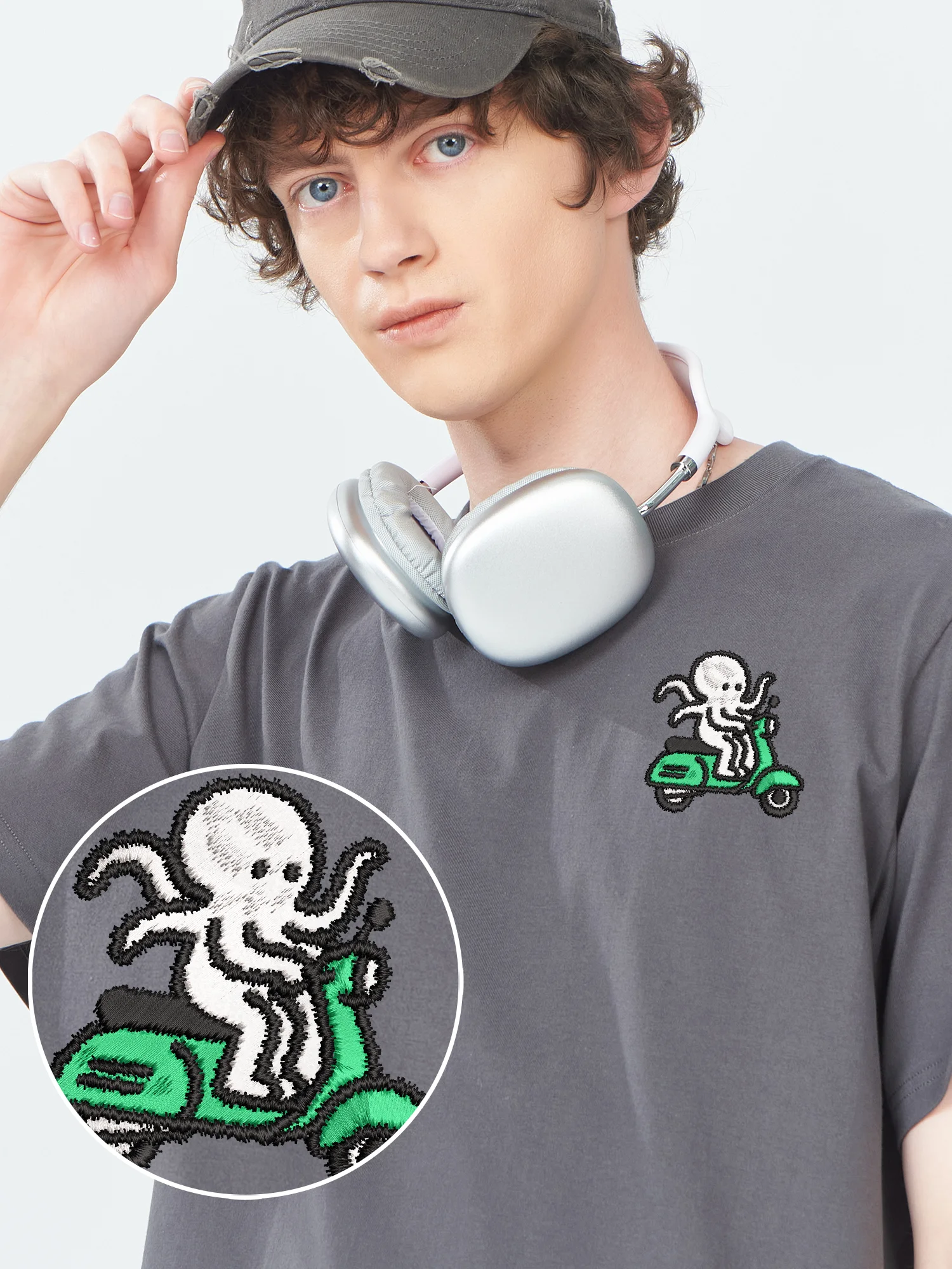 Riding Electric Vehicle Devilfish Embroidered Tee Shirt Unisex Women Men Luxury Clothing Funny Gifts Embroidery Short Sleeve
Riding Electric Vehicle Devilfish Embroidered Tee Shirt Unisex Women Men Luxury Clothing Funny Gifts Embroidery Short Sleeve