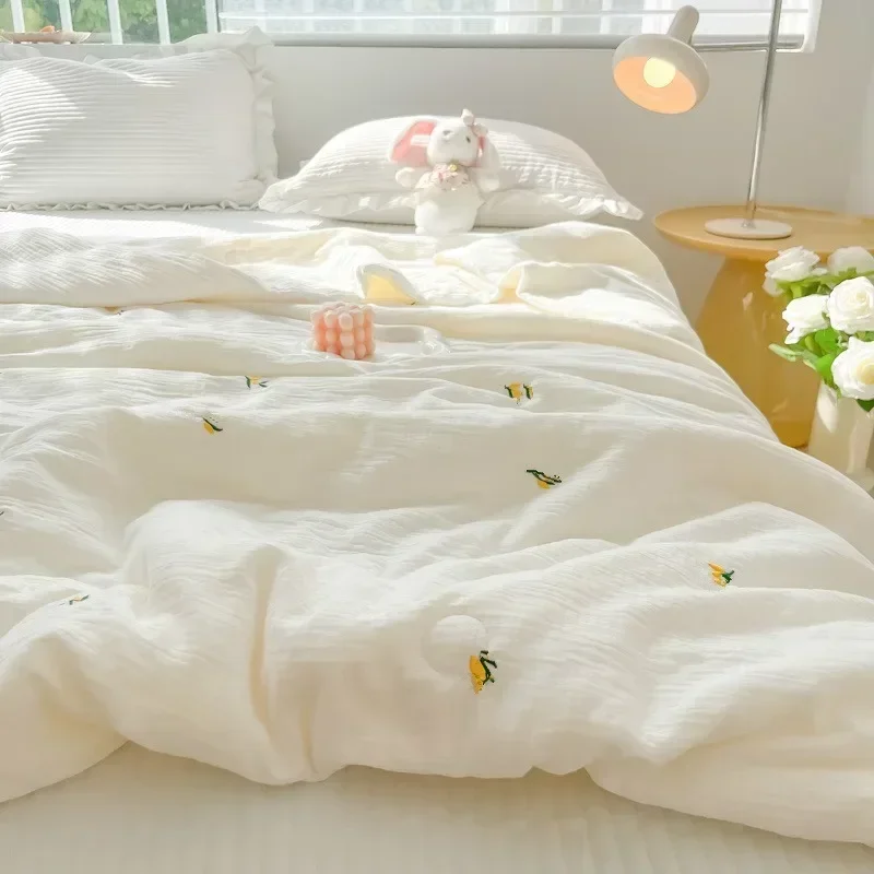 Delightfully Breezy and Ultra - Thin Summer Cooling Quilt for Air - Conditioned Rooms
Delightfully Breezy and Ultra - Thin Summer Cooling Quilt for Air - Conditioned Rooms