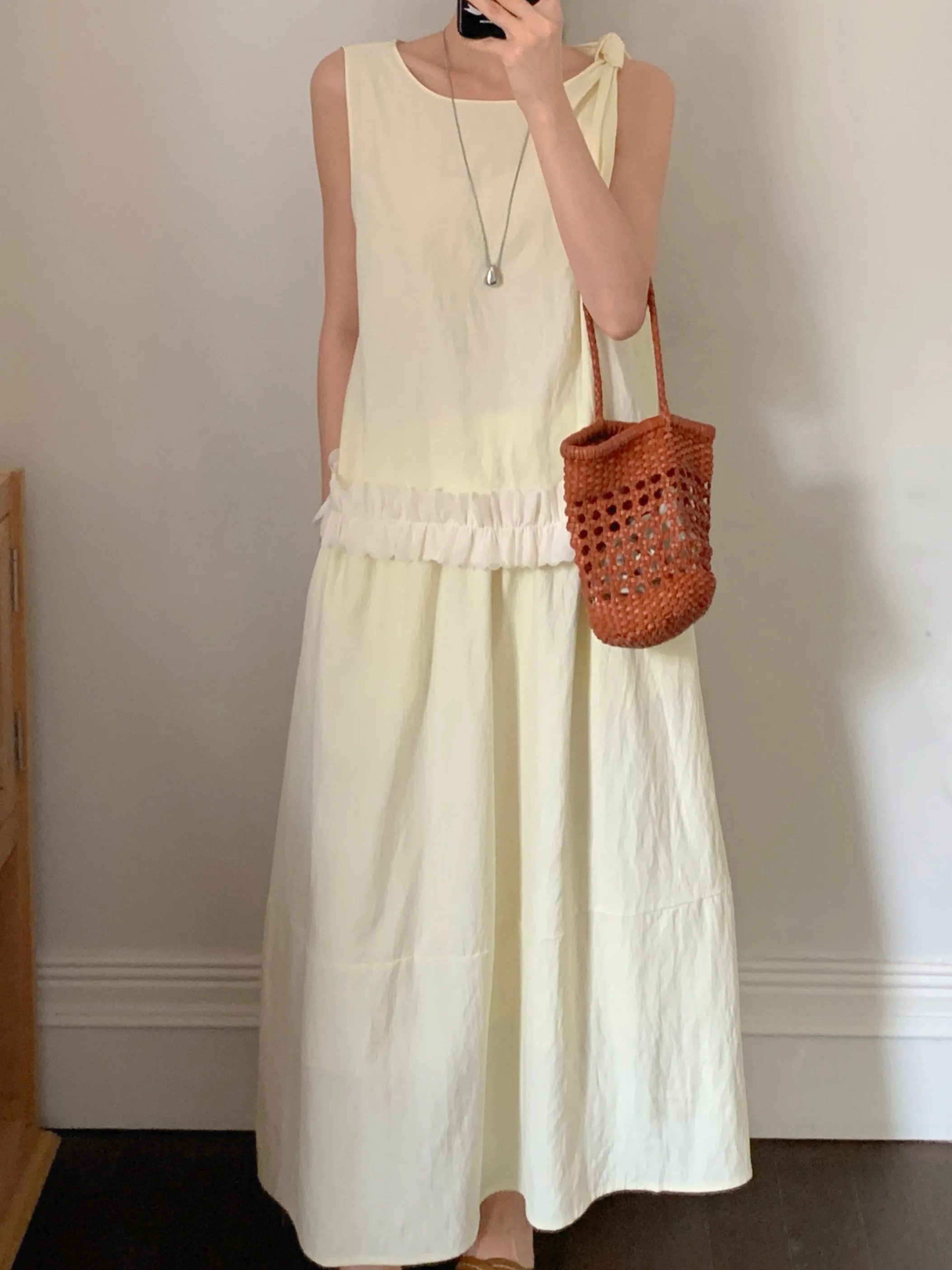 Summer Outfit High Waist Slimming Skirt Vest Floral Trim Top Women's Faion Set with round Ne Two-Piece Ensemble
Summer Outfit High Waist Slimming Skirt Vest Floral Trim Top Women's Faion Set with round Ne Two-Piece Ensemble