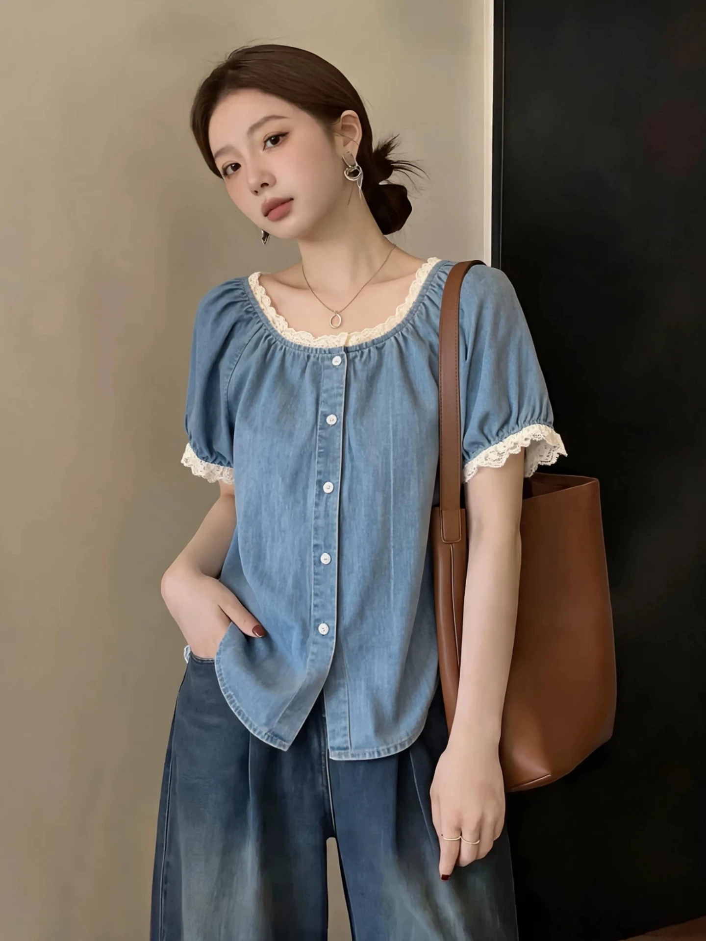 Lace Splice Short Sleeve Denim Shirt Women Summer 2026 plus Size Slimming Design Sensation Age Reduction Base Top
Lace Splice Short Sleeve Denim Shirt Women Summer 2026 plus Size Slimming Design Sensation Age Reduction Base Top