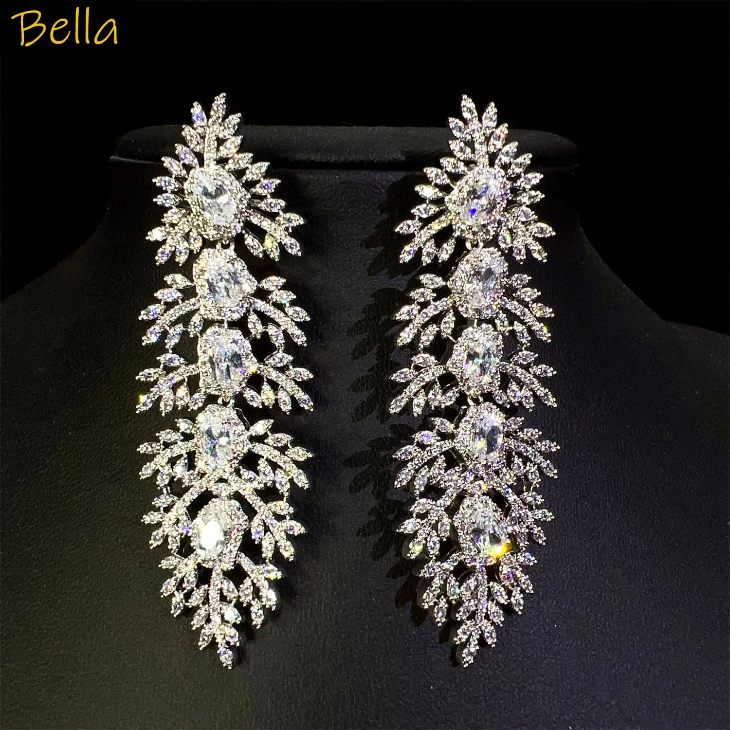 Wedding Bride Earrings Gorgeous Long Plant Leaf Dangle Earrings Shiny White Zircon Evening Party Luxury Jewelry Gift Female
Wedding Bride Earrings Gorgeous Long Plant Leaf Dangle Earrings Shiny White Zircon Evening Party Luxury Jewelry Gift Female