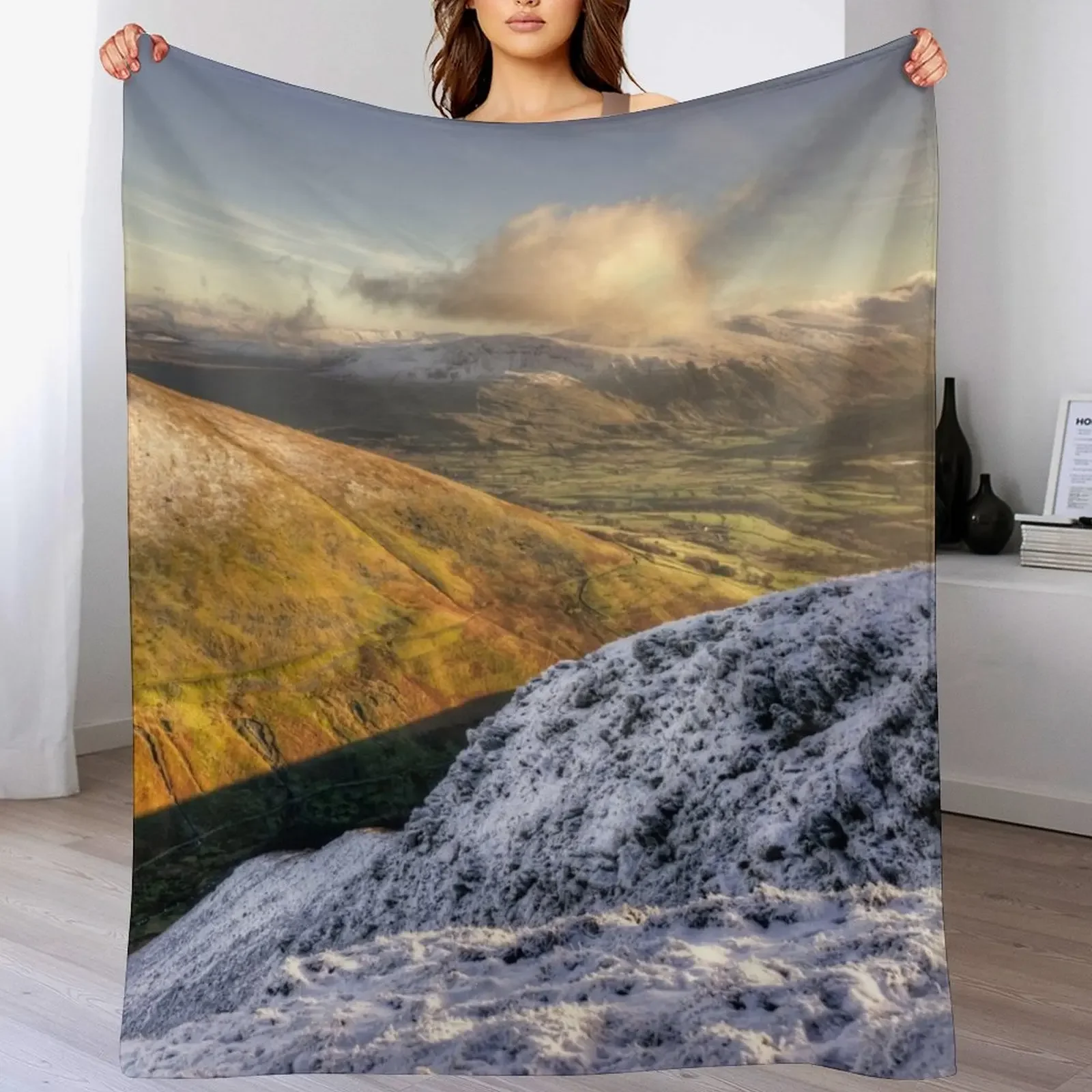 New Helvellyn & Thirlmere From Lonscale Fell Throw Blanket Bed covers Luxury Throw Sleeping Bag Vintage Blankets
New Helvellyn & Thirlmere From Lonscale Fell Throw Blanket Bed covers Luxury Throw Sleeping Bag Vintage Blankets