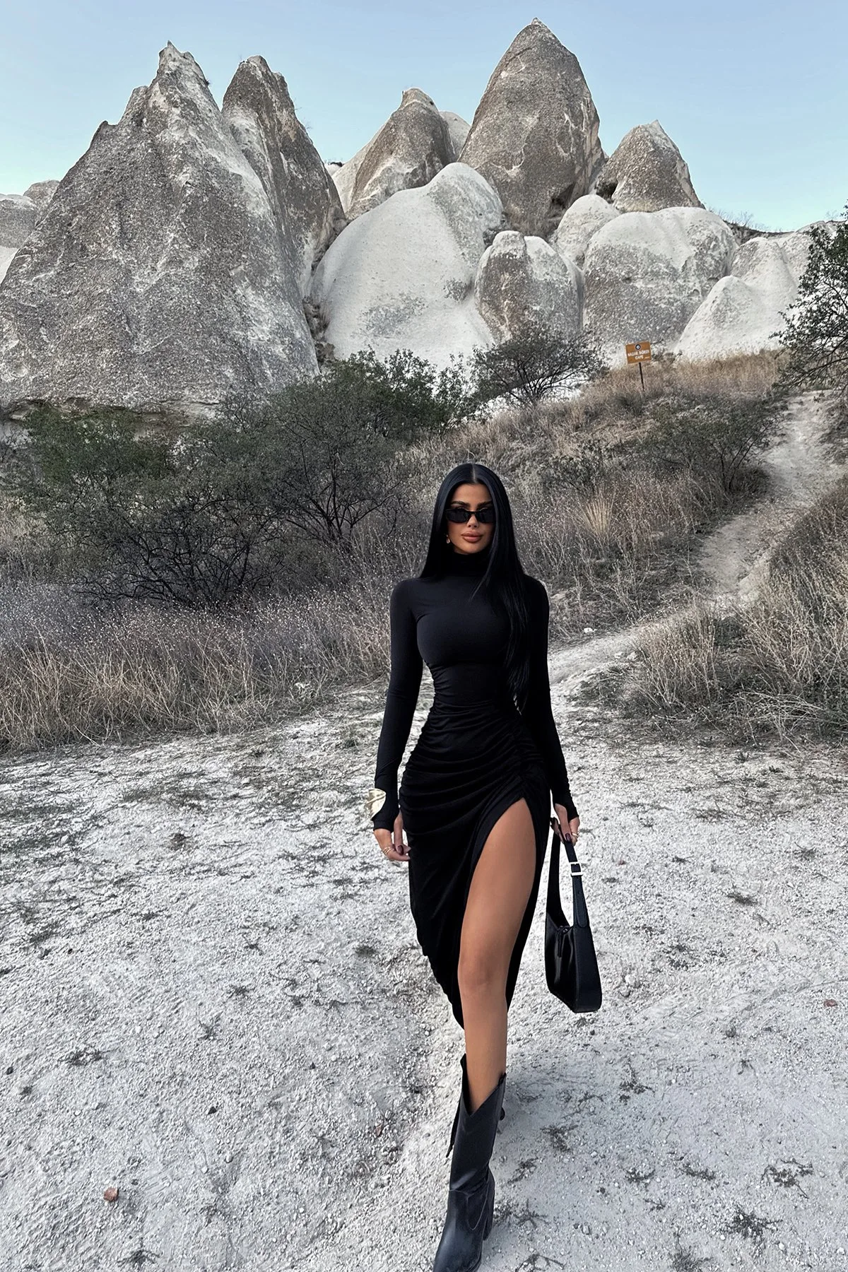 European Style Long-Sleeve Stand-Up Collar Pleated Figure-Hugging Dress with Sexy Slit for Women Formal Wear Autumn Winter
European Style Long-Sleeve Stand-Up Collar Pleated Figure-Hugging Dress with Sexy Slit for Women Formal Wear Autumn Winter