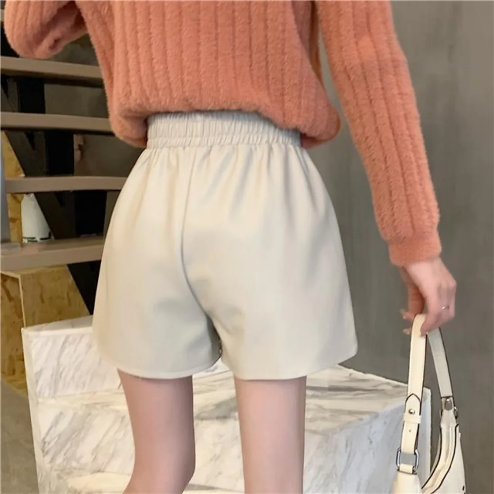 All Match PU High Waist Leather Shorts Solid Color Loose Hot Woman Short Pants Baggy Streetwear Elastic Waist Shorts Office
All Match PU High Waist Leather Shorts Solid Color Loose Hot Woman Short Pants Baggy Streetwear Elastic Waist Shorts Office