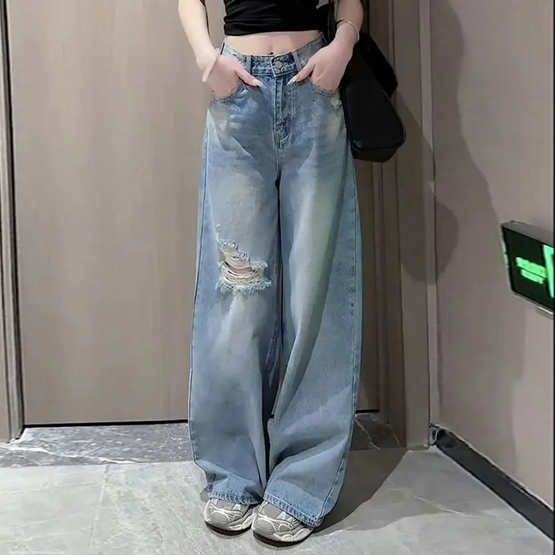 Women's Light Wash Jeans, High-Waisted Distressed Baggy Denim Pants, Casual Streetwear Loose-Fit Trousers with Frayed Details
Women's Light Wash Jeans, High-Waisted Distressed Baggy Denim Pants, Casual Streetwear Loose-Fit Trousers with Frayed Details