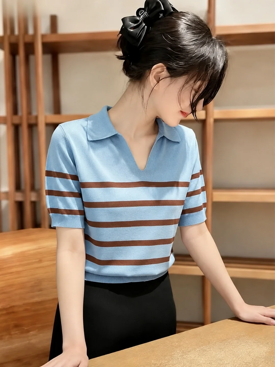 Summer Short Sleeve Ice Silk Knitted Shirt Striped Collar College Style Fashionable Commute Top Women's plus Size Straight Cut
Summer Short Sleeve Ice Silk Knitted Shirt Striped Collar College Style Fashionable Commute Top Women's plus Size Straight Cut