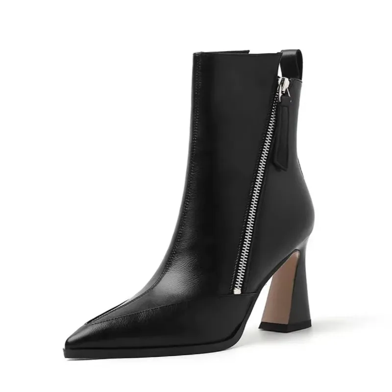 Sharp pointed high heels short women's boots 2024 winter new item thick heel side zipper fashion boots versatile women's boots
Sharp pointed high heels short women's boots 2024 winter new item thick heel side zipper fashion boots versatile women's boots
