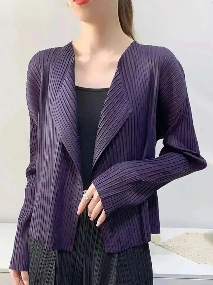 Pleated Lapel Jackets Women Full Sleeve Open Stitch Solid Color Outwear Summer Casual 2026 New Female Clothing 17GODRS
Pleated Lapel Jackets Women Full Sleeve Open Stitch Solid Color Outwear Summer Casual 2026 New Female Clothing 17GODRS