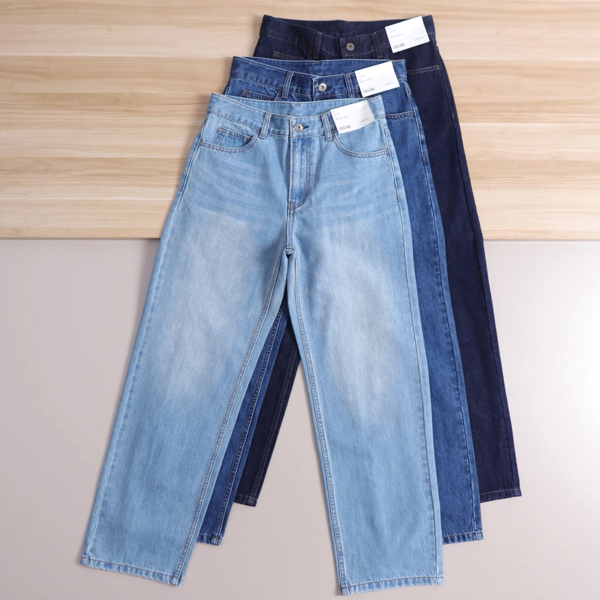 Classic Men's Loose Fit Straight Leg Cotton Denim Jeans Retro Washed Casual Trousers Versatile Everyday Low Waist Zipper Fly
Classic Men's Loose Fit Straight Leg Cotton Denim Jeans Retro Washed Casual Trousers Versatile Everyday Low Waist Zipper Fly