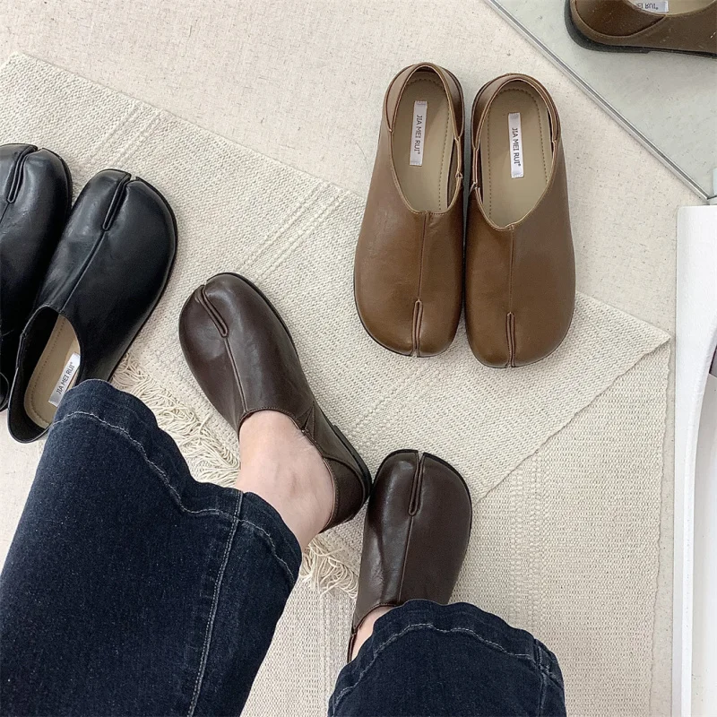 Туфли-подковы во французском стиле ретро с разделенным носком, весенне-осенние новые туфли на плоской подошве с мягкой подошвой, повседневные кожаные лоферы
Туфли-подковы во французском стиле ретро с разделенным носком, весенне-осенние новые туфли на плоской подошве с мягкой подошвой, повседневные кожаные лоферы