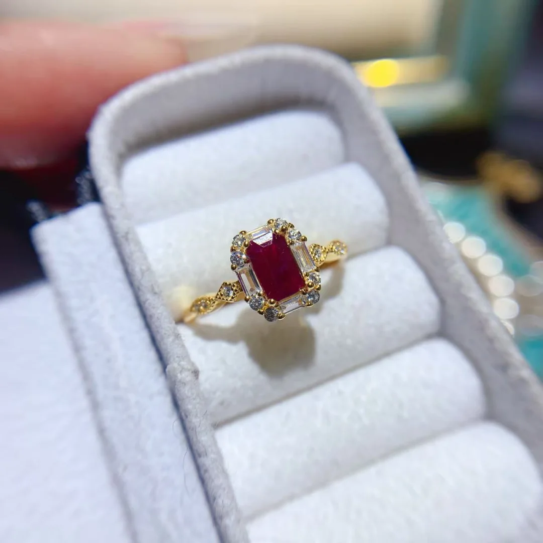 Luxury Designer Collection Natural Ruby Ring 4*6mm S925 Silver Inlay Radiant Gem Refined Elegant Temperament
Luxury Designer Collection Natural Ruby Ring 4*6mm S925 Silver Inlay Radiant Gem Refined Elegant Temperament