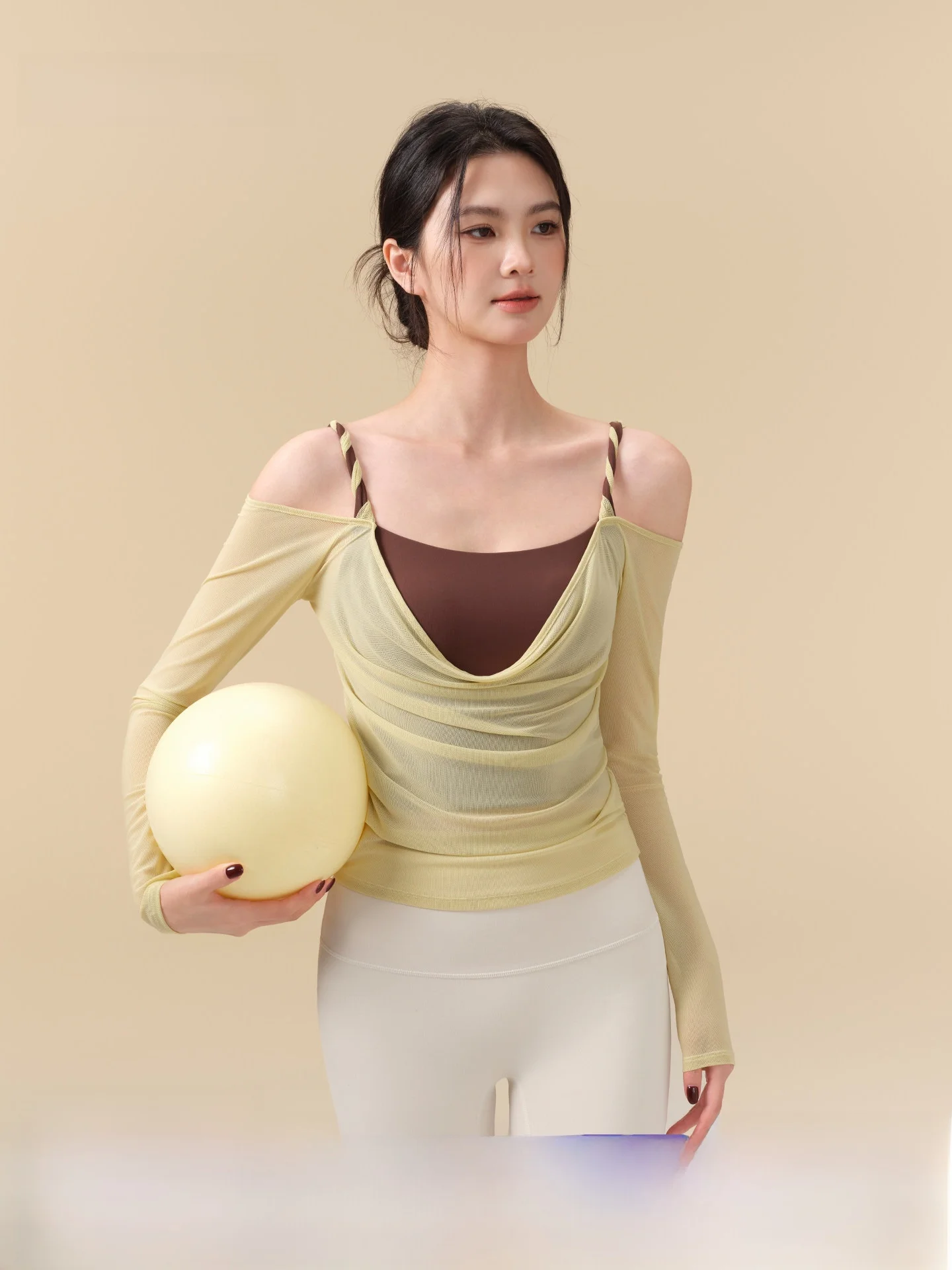 Girls Yoga Fitness Clothing Long Sleeve Mesh Integrated Pilates Training Sports Top One-Piece Breathable Skin-Friendly Nylon
Girls Yoga Fitness Clothing Long Sleeve Mesh Integrated Pilates Training Sports Top One-Piece Breathable Skin-Friendly Nylon