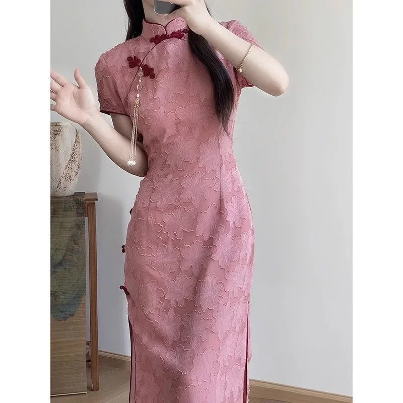 Розовый Cheongsam 2025, новое летнее китайское длинное жаккардовое элегантное повседневное улучшенное платье в стиле ретро для молодых девушек
Розовый Cheongsam 2025, новое летнее китайское длинное жаккардовое элегантное повседневное улучшенное платье в стиле ретро для молодых девушек