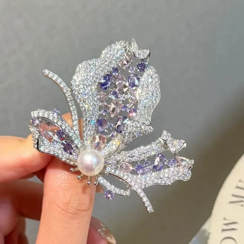 Vintage Fashion Butterfly Brooch for Women Freshwater Pearls High-end feel Daily Exquisite All-match Accessories for Banquets
Vintage Fashion Butterfly Brooch for Women Freshwater Pearls High-end feel Daily Exquisite All-match Accessories for Banquets