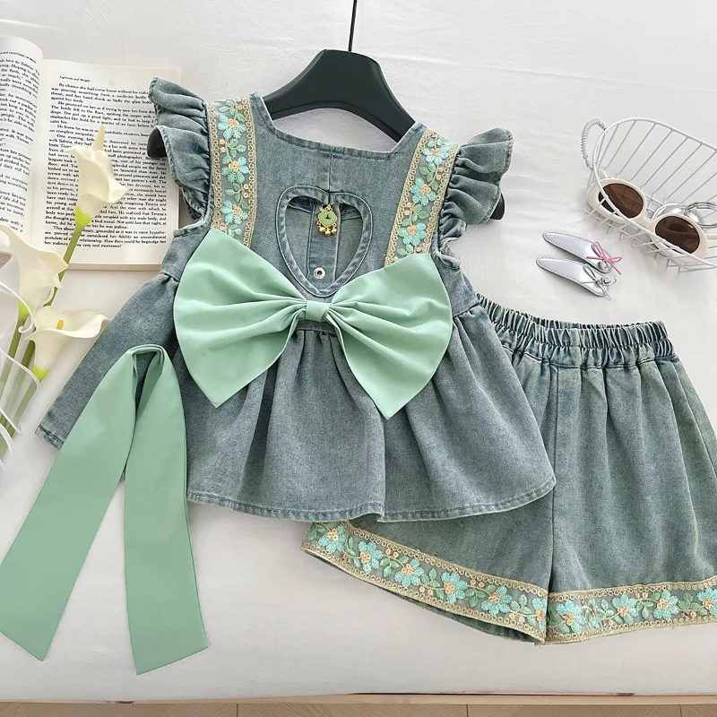 Summer New Korean Version Girls' Bow Small Fly Sleeve Denim Top+shorts Two-piece Set Girl Clothes Girls' Suit
Summer New Korean Version Girls' Bow Small Fly Sleeve Denim Top+shorts Two-piece Set Girl Clothes Girls' Suit