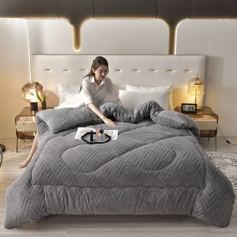 Milk fleece solid color thickened warm winter quilt core single double student quilt core winter quilt bedding
Milk fleece solid color thickened warm winter quilt core single double student quilt core winter quilt bedding