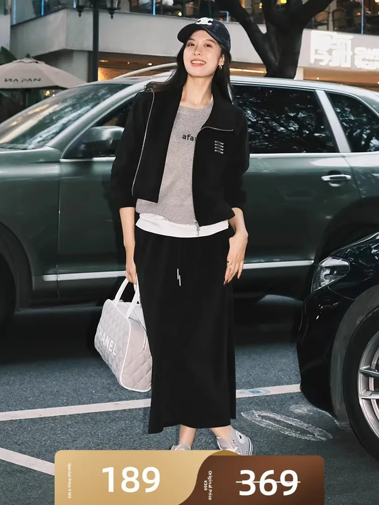 MeiYang повседневный комплект штампов Orlon Fce Jaet, юбка f-длины, модный женский ансамбль, зима 2024, коллекция
MeiYang повседневный комплект штампов Orlon Fce Jaet, юбка f-длины, модный женский ансамбль, зима 2024, коллекция