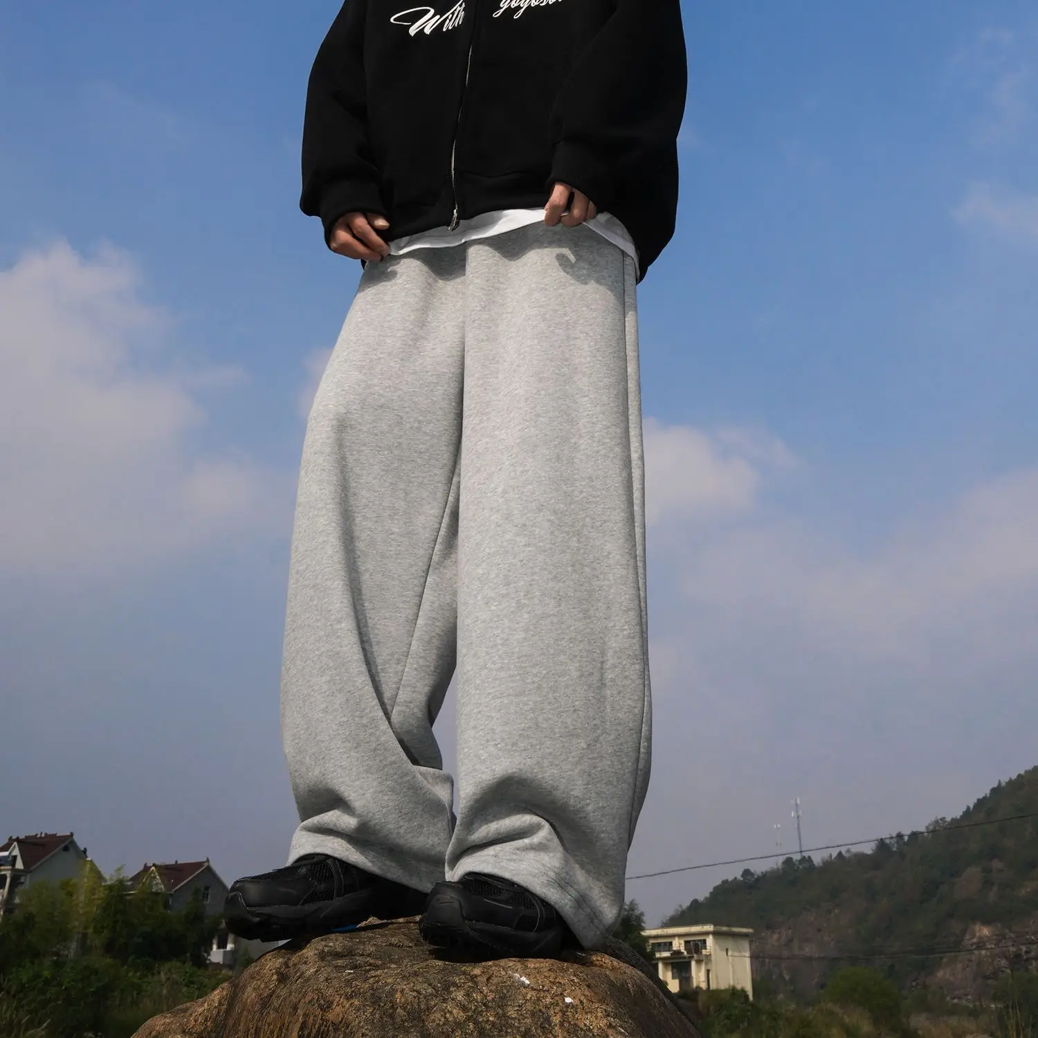 New Spring and Autumn Collection of Casual Pants for Both Men and Women: Loose Drape Straight-leg Comfortable and Wide-leg Pants
New Spring and Autumn Collection of Casual Pants for Both Men and Women: Loose Drape Straight-leg Comfortable and Wide-leg Pants