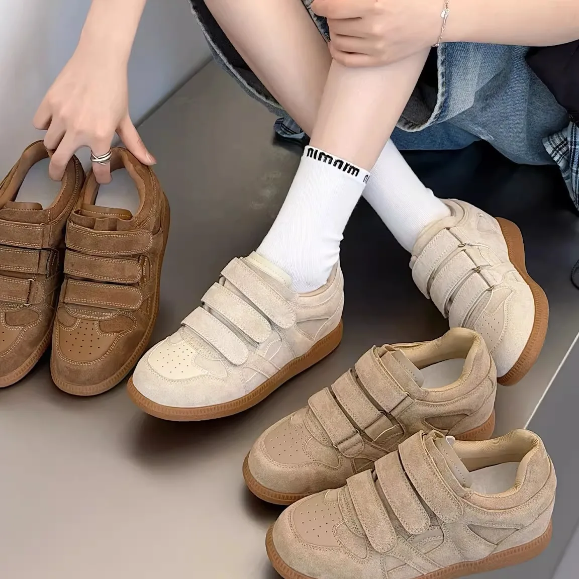 Genuine Leather Retro Women's Sneakers Magic Tape Comfortable All Day Wear Low Top Sport Casual Shoes Rubber Outsole
Genuine Leather Retro Women's Sneakers Magic Tape Comfortable All Day Wear Low Top Sport Casual Shoes Rubber Outsole