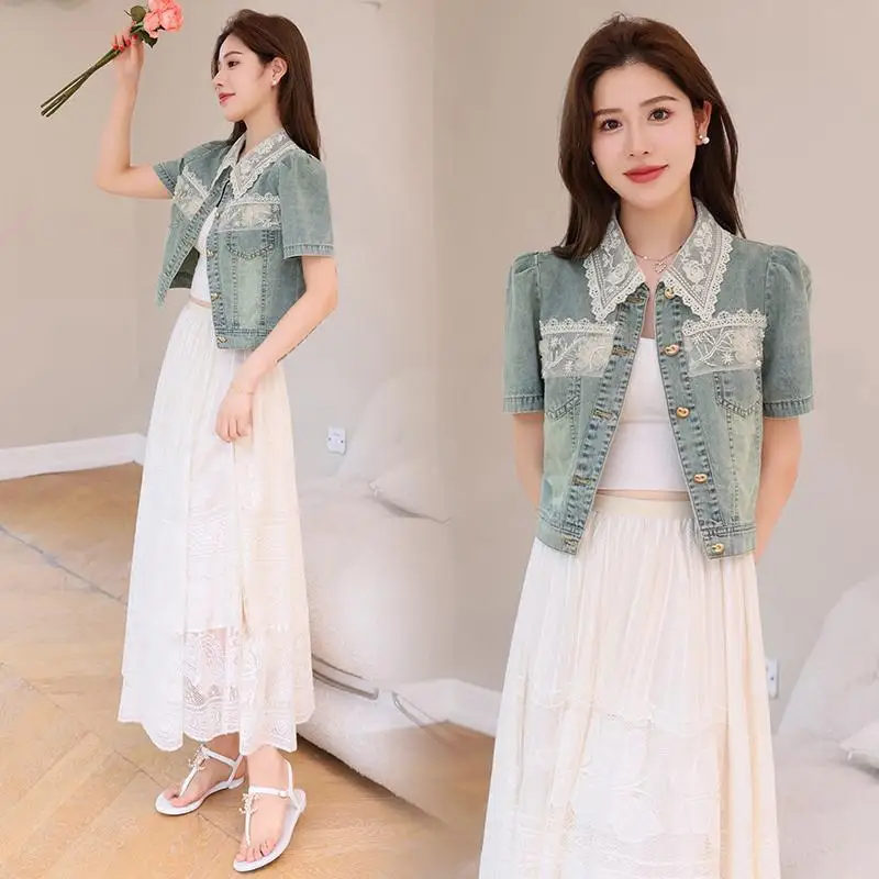 2025 Summer New Women's Graceful Lace White Skirts Short Denim Coat Sling 3 Piece Set Lady Sweet Jeans Tops Vest Skirt Outfits
2025 Summer New Women's Graceful Lace White Skirts Short Denim Coat Sling 3 Piece Set Lady Sweet Jeans Tops Vest Skirt Outfits