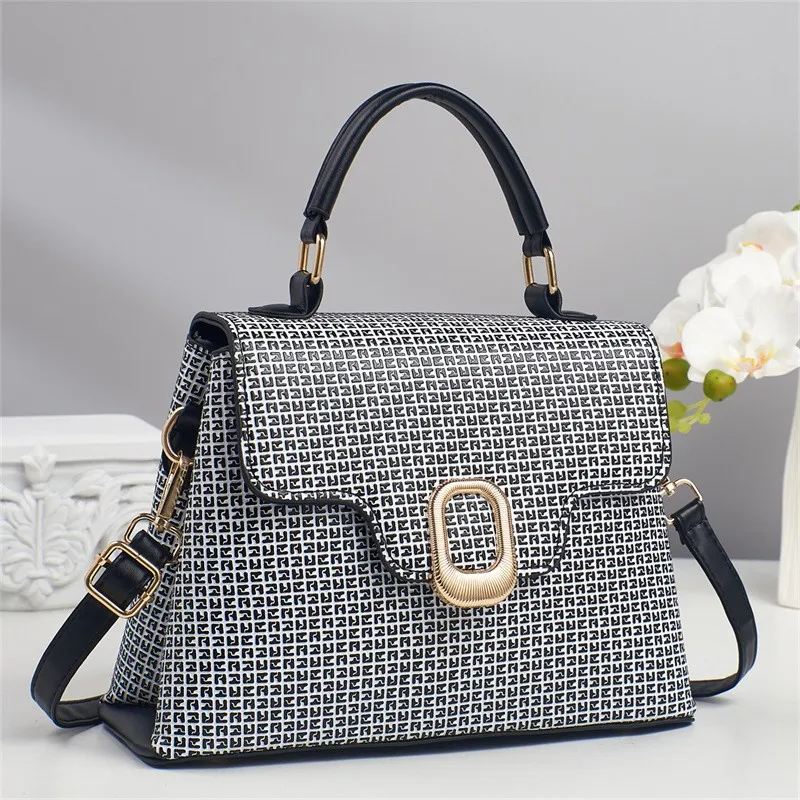 High-Quality Tote Bag for Ladies, Premium Leather Construction, Popular Classic Elegant Handbag By Luxury Brand
High-Quality Tote Bag for Ladies, Premium Leather Construction, Popular Classic Elegant Handbag By Luxury Brand