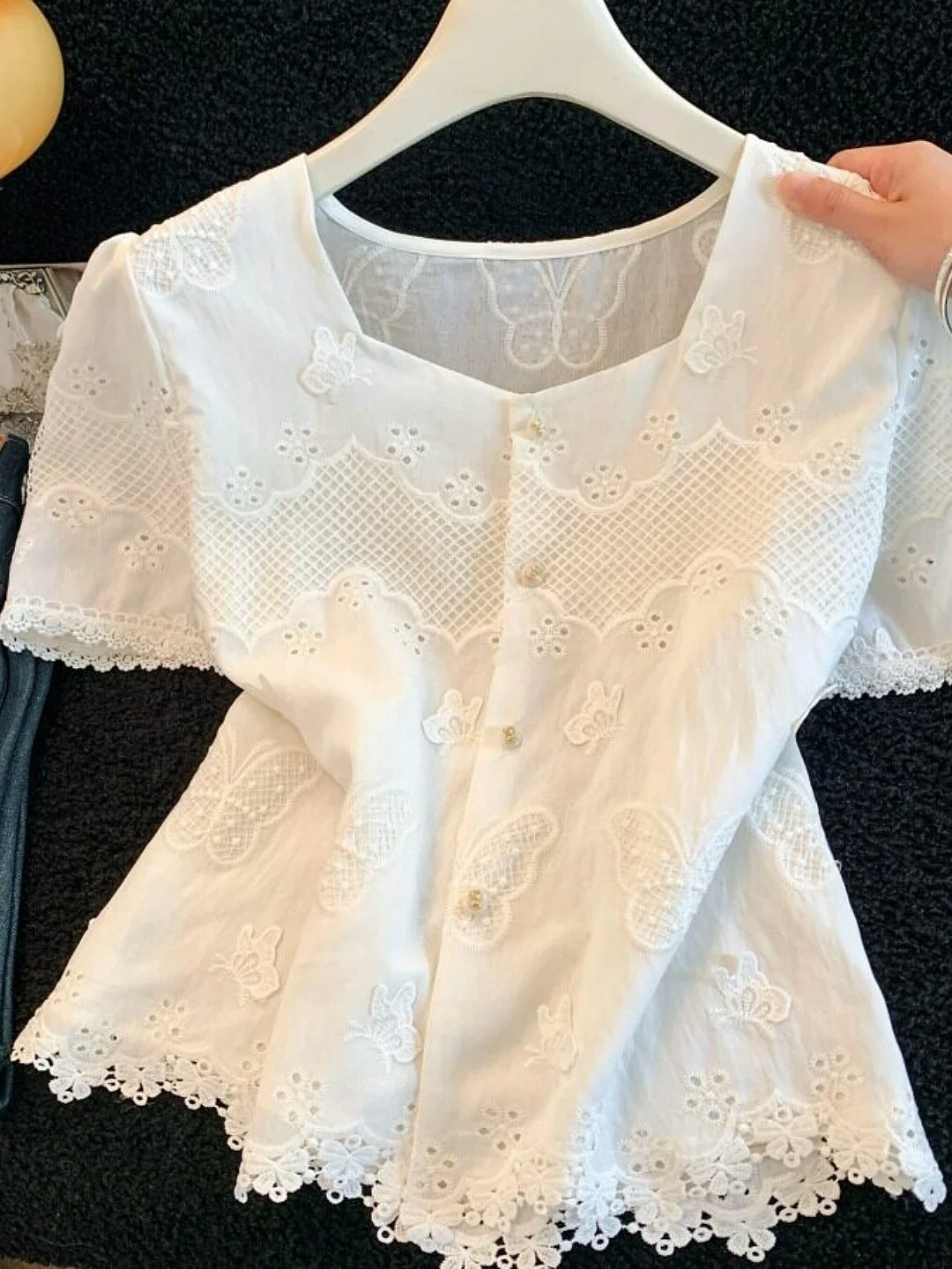 Elegant Embroidered Short Sleeve Shirt Women's Summer 2026 Soft Style Single Button Fashion Top Trending Square Collar
Elegant Embroidered Short Sleeve Shirt Women's Summer 2026 Soft Style Single Button Fashion Top Trending Square Collar