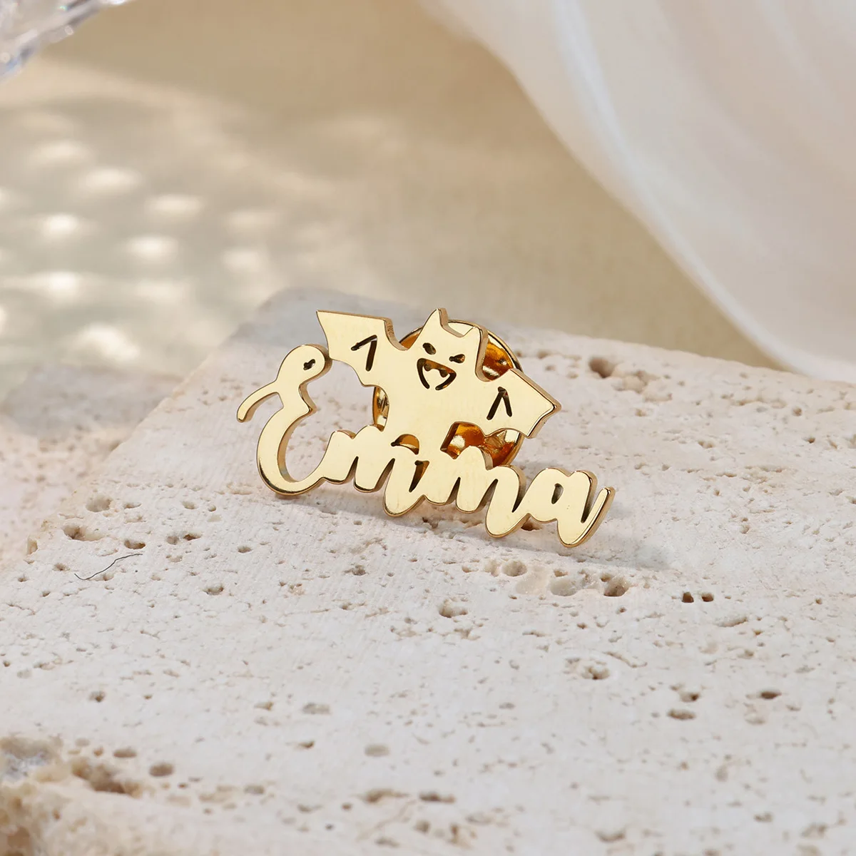 Customized Stainless Steel Bat Name Brooch For Women Men Gold Color Fashion Personalized Nameplate Brooch Halloween Jewelry
Customized Stainless Steel Bat Name Brooch For Women Men Gold Color Fashion Personalized Nameplate Brooch Halloween Jewelry