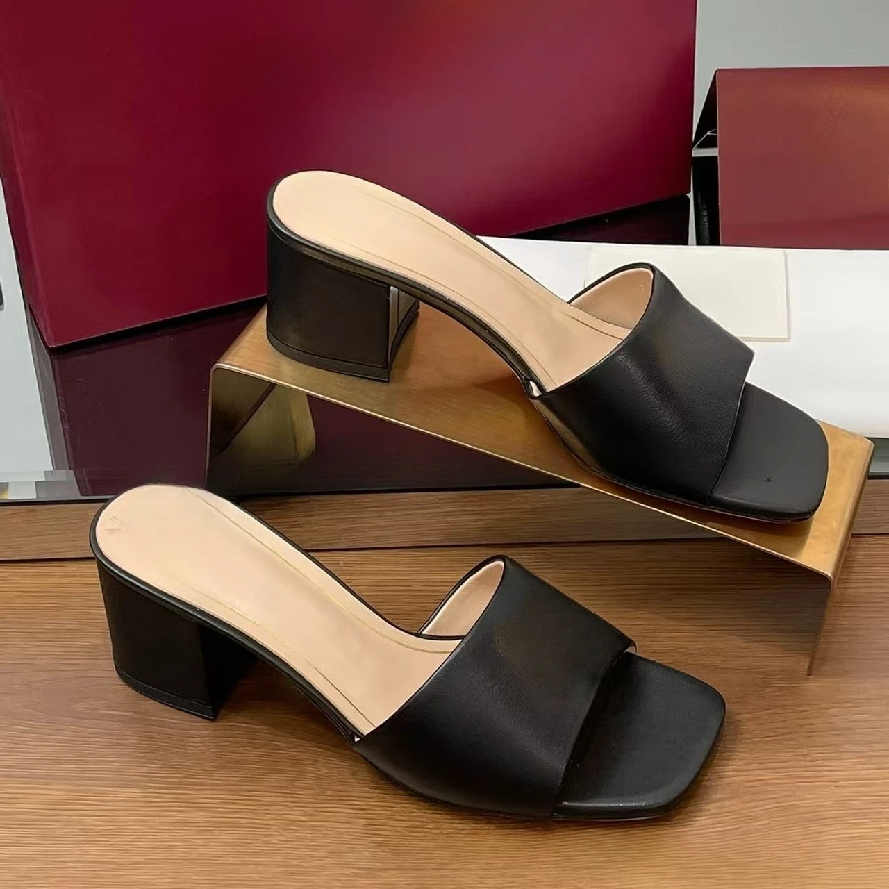 Women's Rhinestone Buckle Sandals, Genuine Leather Round Toe Flat Slides, Comfortable Low Heel Slippers. Shop Today
Women's Rhinestone Buckle Sandals, Genuine Leather Round Toe Flat Slides, Comfortable Low Heel Slippers. Shop Today