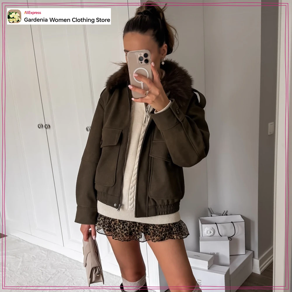 Women's Stylish Removable Collar Faux Suede Jacket with Epaulet Winter Khaki Lapel Collar Outwear with Detachable Faux Fur Trim
Women's Stylish Removable Collar Faux Suede Jacket with Epaulet Winter Khaki Lapel Collar Outwear with Detachable Faux Fur Trim