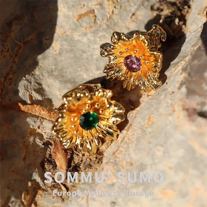 Retro Flower Ring Niche Vintage Exaggerated Plain Gold Large Ring Middle-aged Style Elegant High-end
Retro Flower Ring Niche Vintage Exaggerated Plain Gold Large Ring Middle-aged Style Elegant High-end
