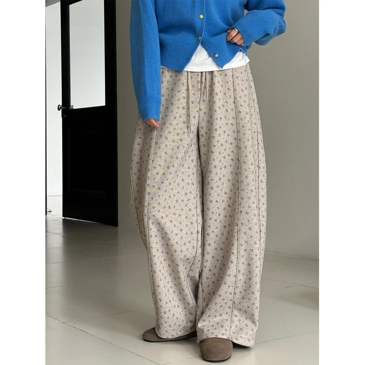 Fleece Thickened Floral Wide-leg Pants Women's Winter New Thin Elastic Waist Long Pants
Fleece Thickened Floral Wide-leg Pants Women's Winter New Thin Elastic Waist Long Pants