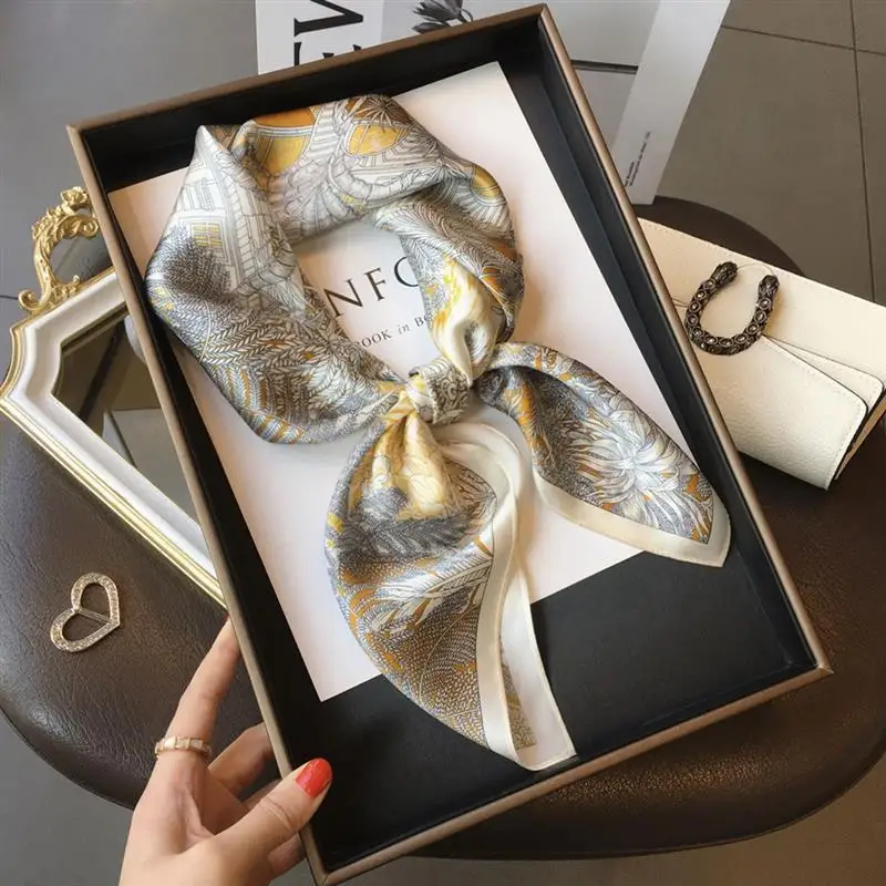 High-end Silk Scarf Lady 70*70cm Silk Square Scarf Women Soft Satin Hairband Neckerchief Tie Female Headband Foulard Bag Ribbon
High-end Silk Scarf Lady 70*70cm Silk Square Scarf Women Soft Satin Hairband Neckerchief Tie Female Headband Foulard Bag Ribbon