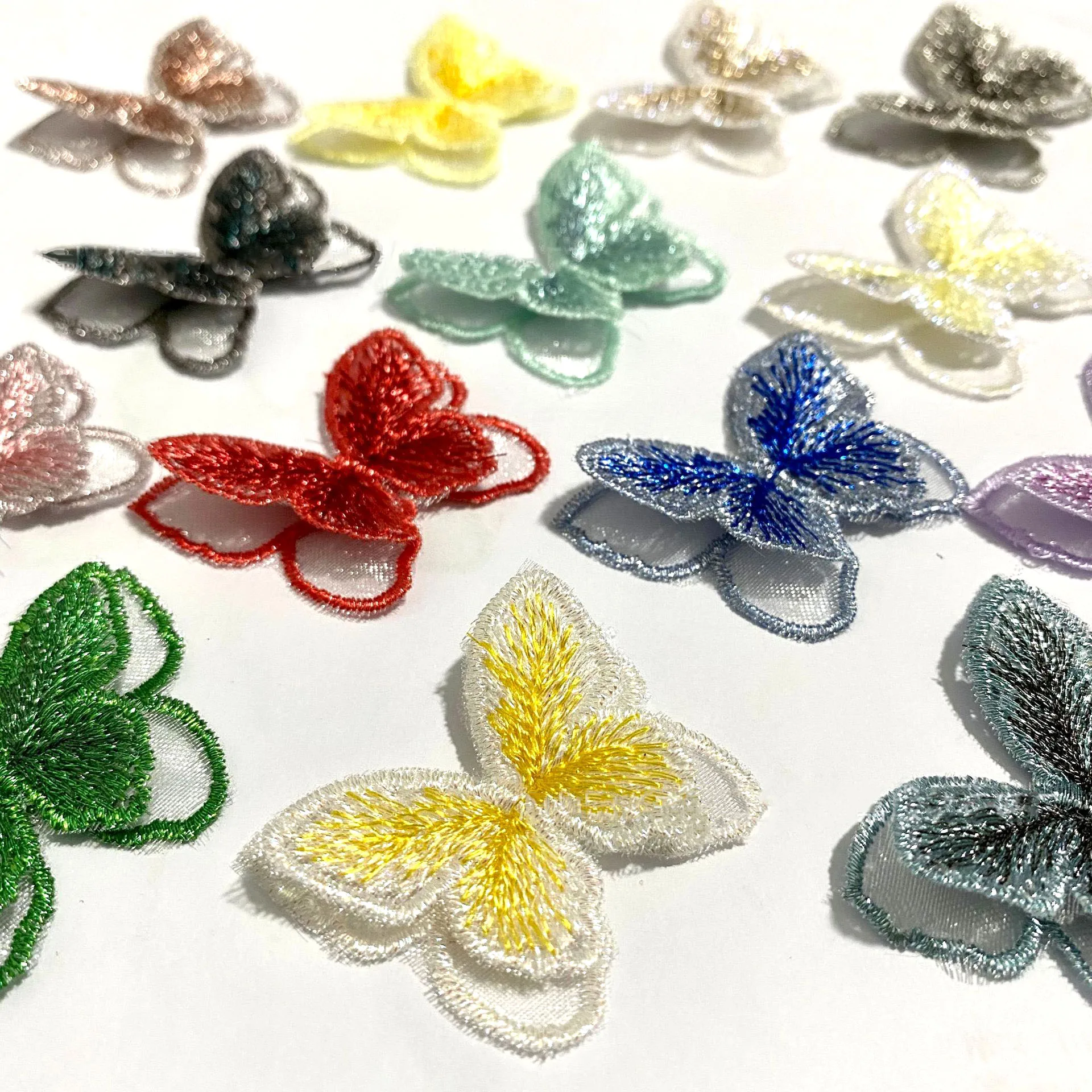 50pcs Embroidery Butterfly Appliques Double Layer 3D Lace Butterfly Patch DIY Dress Headdress Decoration Materials Supplies
50pcs Embroidery Butterfly Appliques Double Layer 3D Lace Butterfly Patch DIY Dress Headdress Decoration Materials Supplies