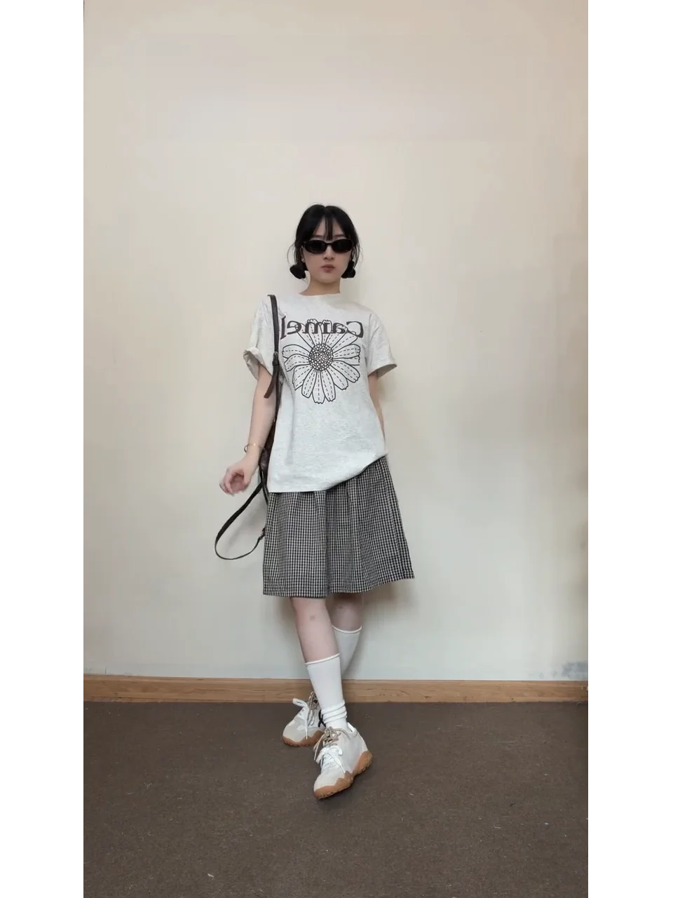 Summer Daisy Print Short Sleeve T-Shirt Top Women's Plaid Skirt Set Casual Loose Fit round Neckline Two Piece Outfit
Summer Daisy Print Short Sleeve T-Shirt Top Women's Plaid Skirt Set Casual Loose Fit round Neckline Two Piece Outfit