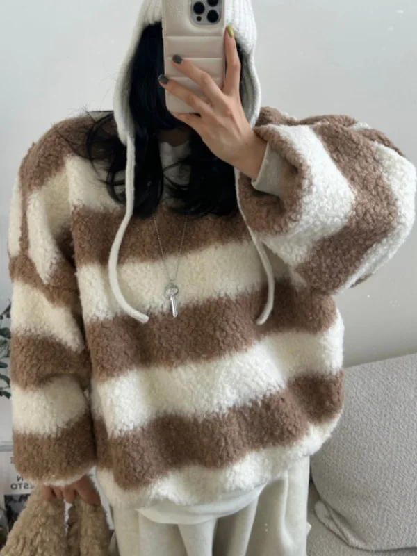 Зимняя утепленная теплая толстовка с капюшоном для женщин, с длинными рукавами, в широкую полоску, с круглым вырезом, с мехом, в корейском стиле, для отдыха
Зимняя утепленная теплая толстовка с капюшоном для женщин, с длинными рукавами, в широкую полоску, с круглым вырезом, с мехом, в корейском стиле, для отдыха