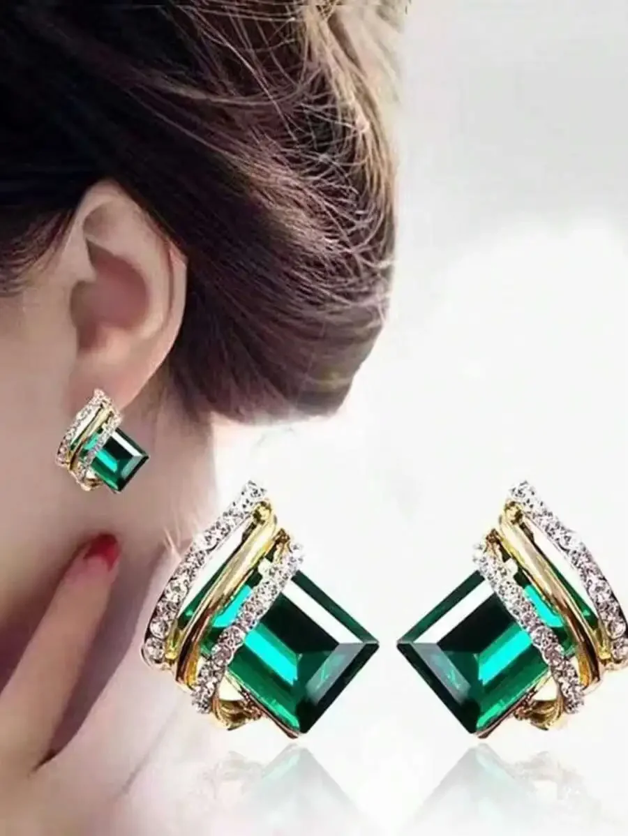 Glamorous Zinc Alloy Rhinestone Geometric Stud Earrings For Women Daily Wear
Glamorous Zinc Alloy Rhinestone Geometric Stud Earrings For Women Daily Wear