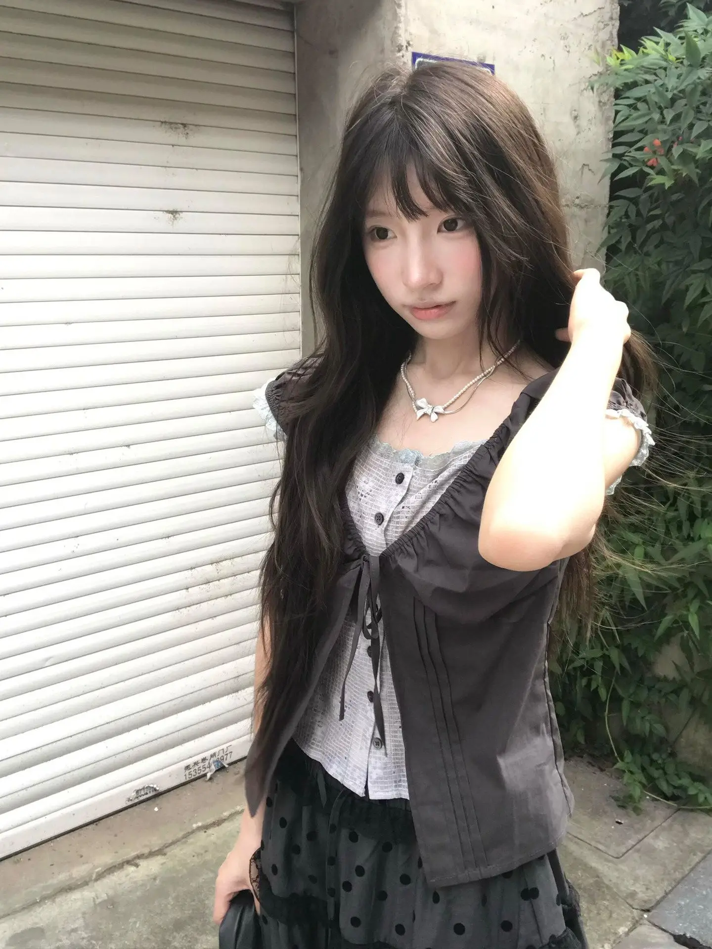 Fake Two Short Sleeved Shirt for Women Spring Floral Lace Waist Pinching Shirt Jacket Design Slimming College Style Top 민소매 티 여성
Fake Two Short Sleeved Shirt for Women Spring Floral Lace Waist Pinching Shirt Jacket Design Slimming College Style Top 민소매 티 여성