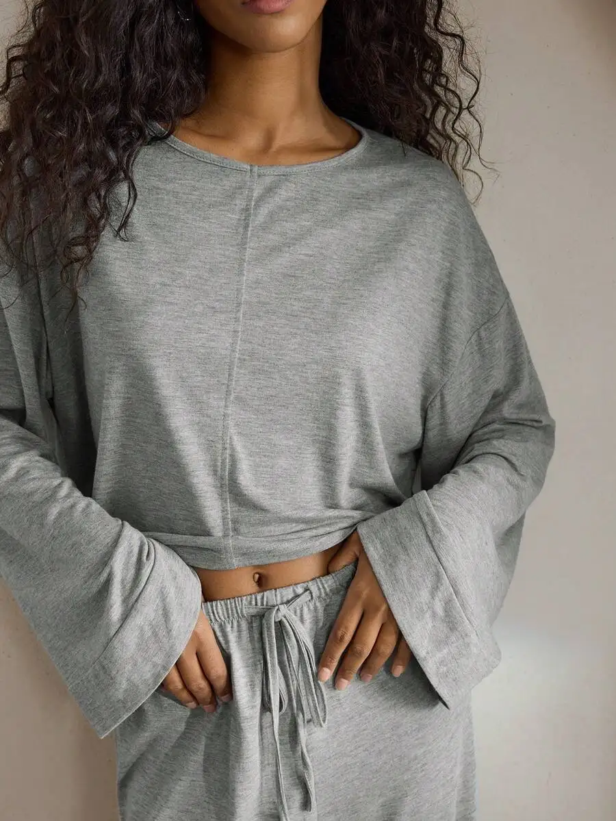 Women Bamboo Fiber Casual Round Neck Long Sleeve Crop Top And Drawstring Pants Lounge Set
Women Bamboo Fiber Casual Round Neck Long Sleeve Crop Top And Drawstring Pants Lounge Set