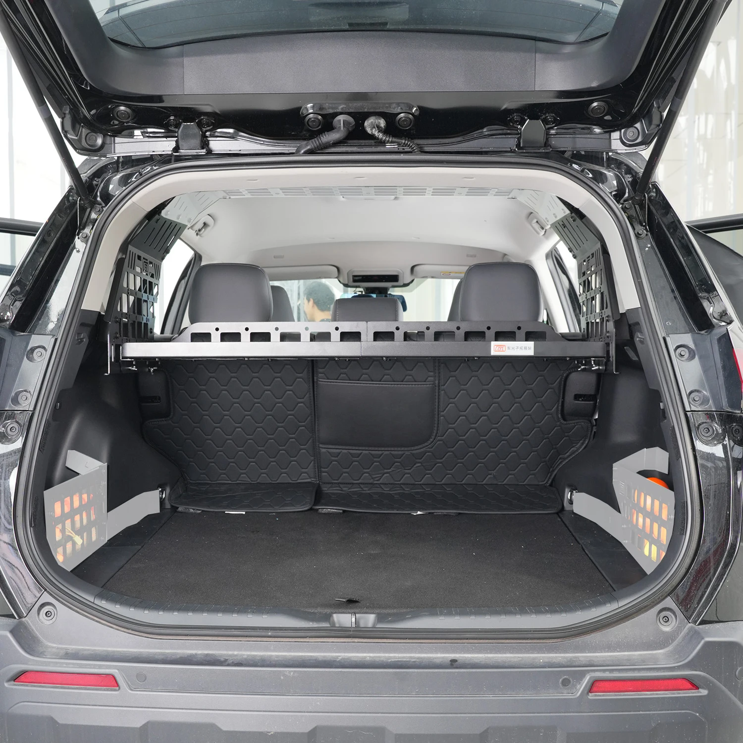 For Toyota RAV4 XA60 2026 Car Rear Trunk Window MOLLE Panel Debris Rack Modular Storage System Aluminum Luggage Mount Bracket B
For Toyota RAV4 XA60 2026 Car Rear Trunk Window MOLLE Panel Debris Rack Modular Storage System Aluminum Luggage Mount Bracket B